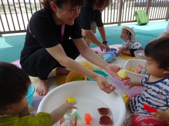 水遊びの様子をお知らせします。 | 園からのお知らせ | みのわ保育園